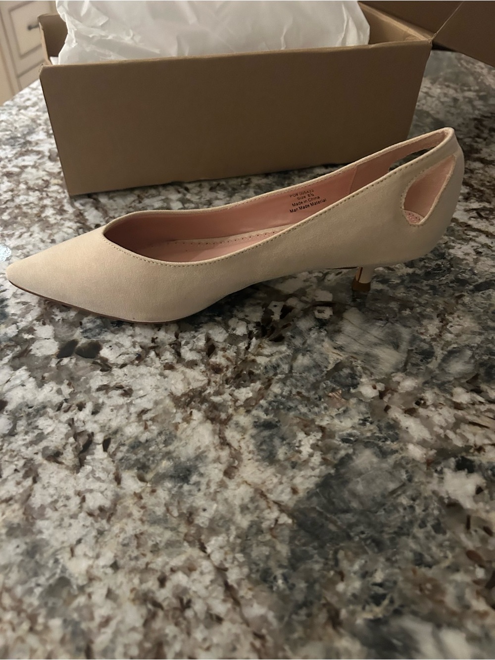 Kitten heel